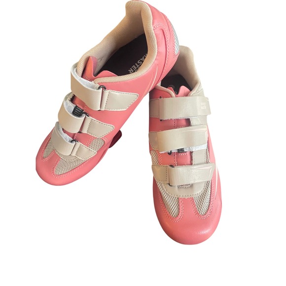 NWOT Outdoor Master pink cycling shoes size 40 (women's 8.5-9) - Picture 1 of 6